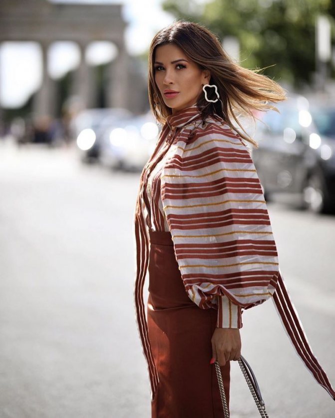 Блузки 2021-2022: фасоны и тенденции, фото-новинки