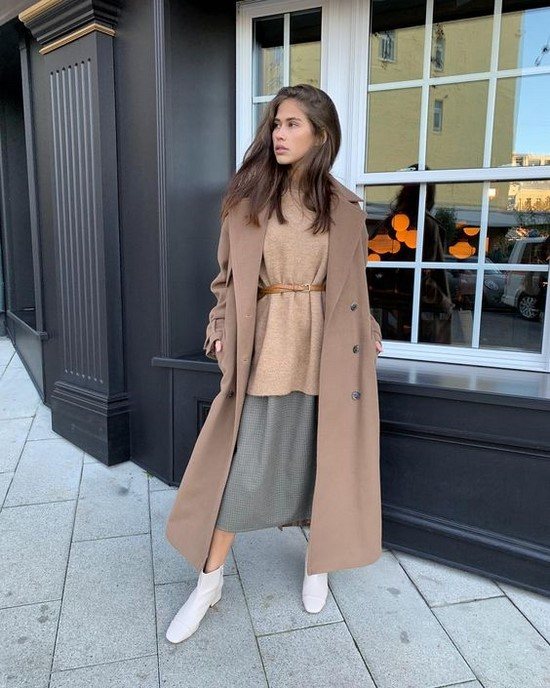 Элегантные пальто в бежевом цвете 2021. Лучшие образы с бежевыми пальто