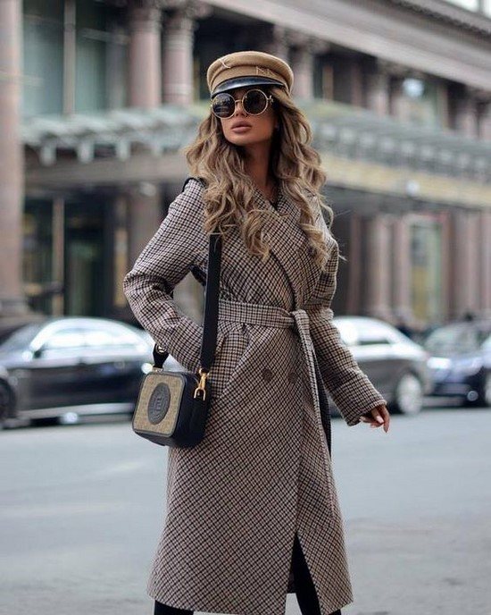 Элегантные пальто в бежевом цвете 2021. Лучшие образы с бежевыми пальто