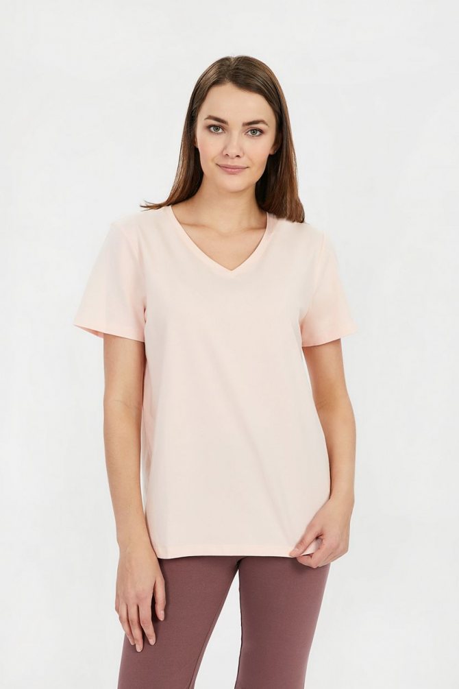 футболка с v-образным вырезом