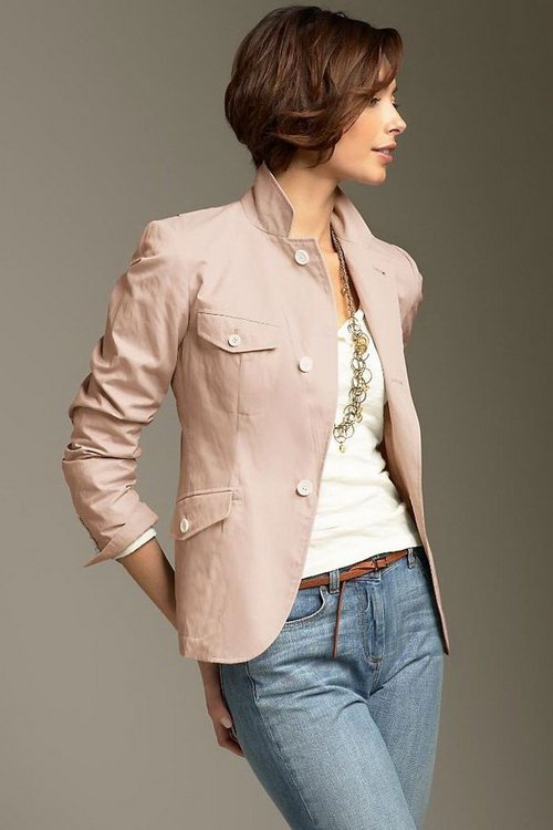 Комплекты с бежевым и голубым пиджаком