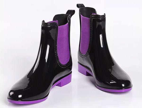 Красивые модели женских резиновых ботинок, с чем носить и обзор стильных луков