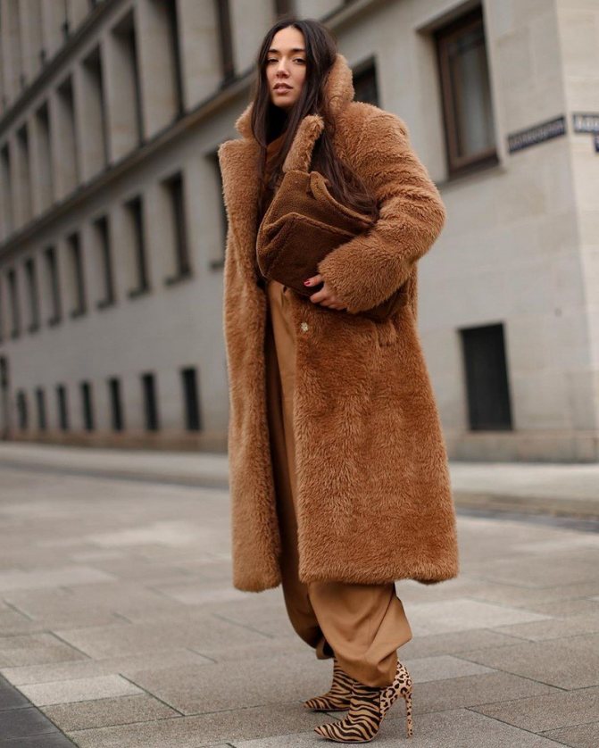 Модные шубы в сезоне 2021-2022: стильные новинки и роскошные фасоны меховых изделий