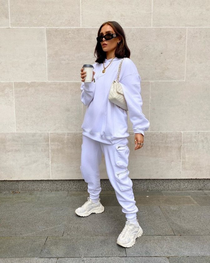 Модные женские брючные костюмы 2021-2022: главные тренды и новинки сезона