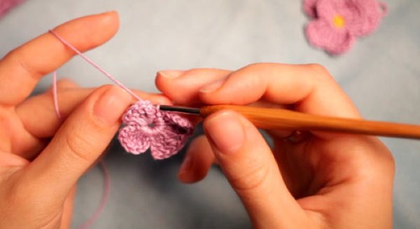 Повязки на голову для женщин спицами, схемы с описанием пошагово, фото