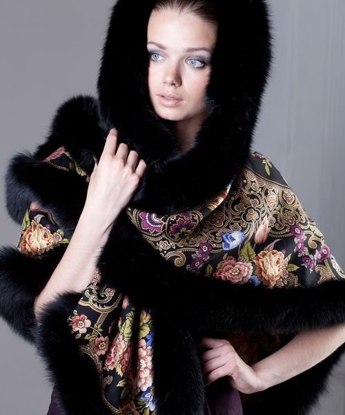 Выбираем Павлопосадский платок с мехом